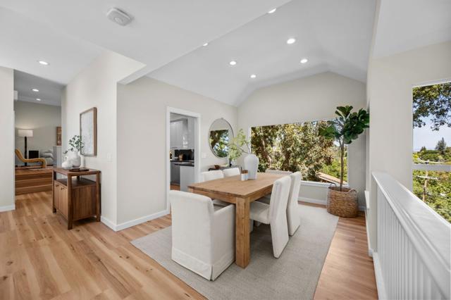 3554 Oak Knoll Drive, Redwood City CA: https://media.crmls.org/mediaz/8a19f0c9-7af6-4b1d-af5b-8953f79396f2.jpg