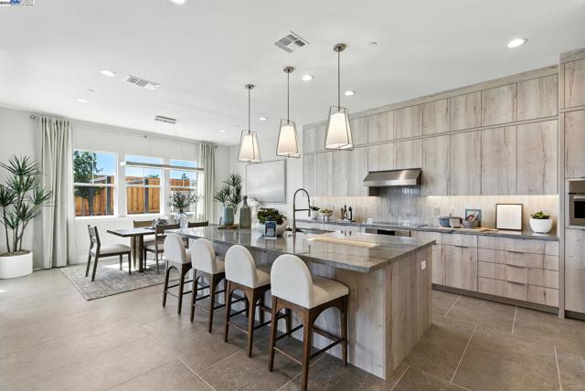 1685 Arione Street, Brentwood CA: https://media.crmls.org/mediaz/8a1a9413-9781-40f5-bd8e-0e580230b558.jpg