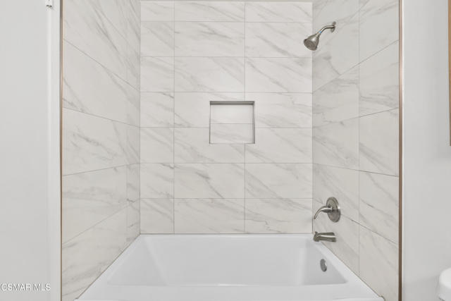 951 Tapies Court, Newbury Park CA: https://media.crmls.org/mediaz/8a1b4a6a-64de-467d-b4b6-584b9a6e292e.jpg