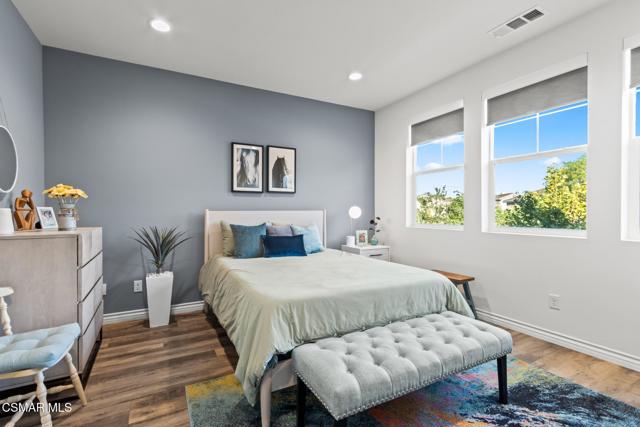 230 Farmhouse Drive, Simi Valley CA: https://media.crmls.org/mediaz/8a1cddf8-a6c1-45ea-ae7c-51750b8b0db2.jpg