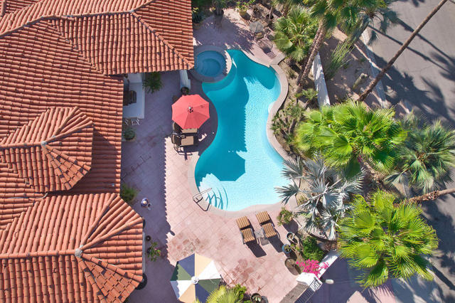 51230 Avenida Obregon, La Quinta CA: https://media.crmls.org/mediaz/8a1d1ca8-923e-410c-bcc7-ab8ed18bc3fc.jpg