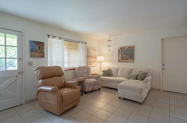 16566 Meridian Road, Salinas CA: https://media.crmls.org/mediaz/8a1d6439-4d14-4eb3-a723-79acabedb687.jpg