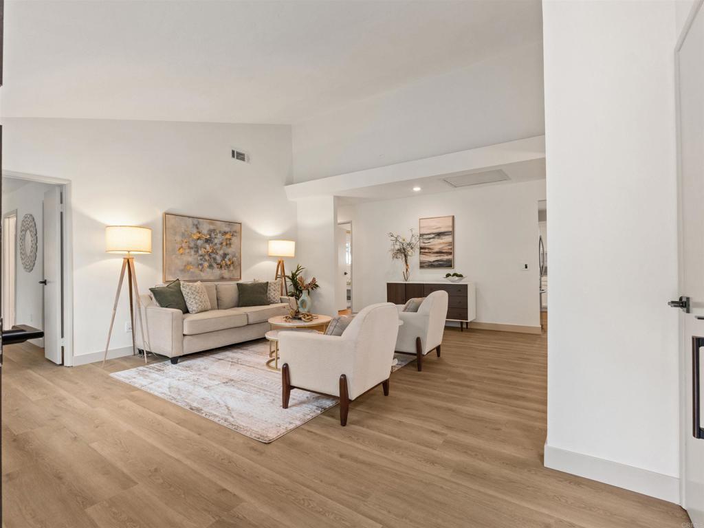 13737 Temple Street - photo 5