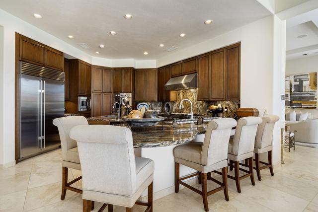 945 Hawk Hill Trail, Palm Desert CA: https://media.crmls.org/mediaz/8a1dc74f-b898-4ad9-8d4f-e26ec16c275f.jpg