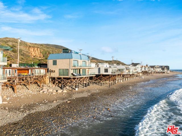 43000 Pacific Coast Highway, Malibu CA: https://media.crmls.org/mediaz/8a1de2e7-ed20-454b-8174-90918146e3a9.jpg