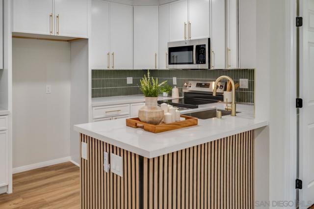 12575 Oaks North Dr., San Diego CA: https://media.crmls.org/mediaz/8a1dea28-f3c3-44e3-abf2-0f68e8e5d2e9.jpg