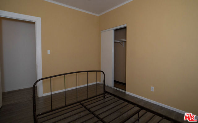 5700 Cimarron Street, Los Angeles CA: https://media.crmls.org/mediaz/8a1e0e03-e82f-4707-a169-b7813cb21fbb.jpg