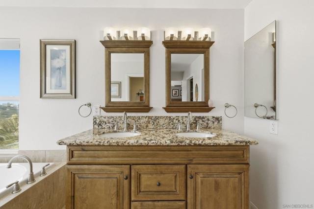 Image 30 of 51 For 11767 Scripps Cape Vista Point