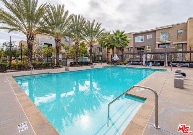 552 E Carson Street, Carson CA: https://media.crmls.org/mediaz/8a1e8c7e-6983-4299-9a0d-81ffc715b159.jpg