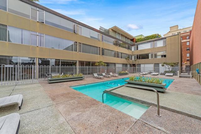 3200 6th Avenue, San Diego CA: https://media.crmls.org/mediaz/8a1ea11f-21ca-483c-bcc6-ff237116853b.jpg