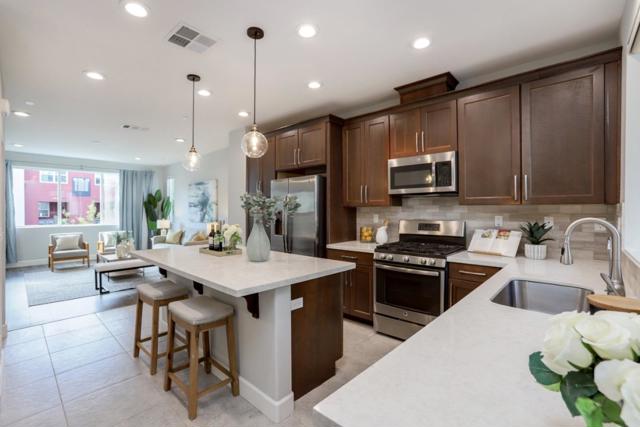 426 Ellicott Loop, San Jose CA: https://media.crmls.org/mediaz/8a1eae09-c9c6-48c4-9622-9aa8735ecea7.jpg