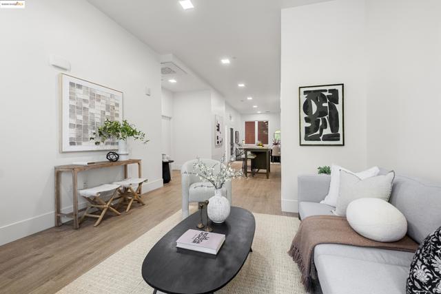 1545 32nd St, Oakland CA: https://media.crmls.org/mediaz/8a1f8f12-3967-4baa-ae50-9f120c59f99f.jpg