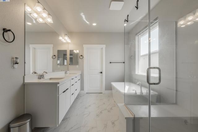 2306 Mozart avenue, Lathrop CA: https://media.crmls.org/mediaz/8a2007a9-af65-4c7f-9ee3-117dbd4ec8de.jpg