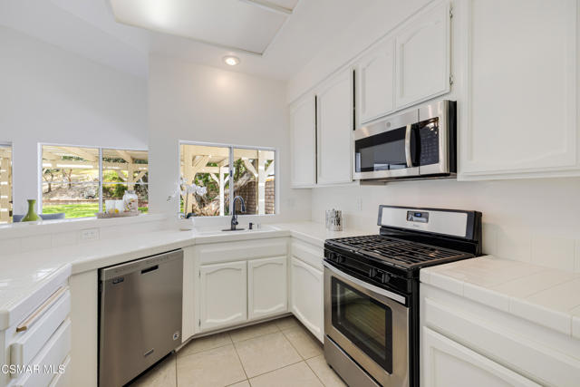6930 Lafayette Street, Moorpark CA: https://media.crmls.org/mediaz/8a208885-5d77-46cd-a9dc-600b1e81db3a.jpg