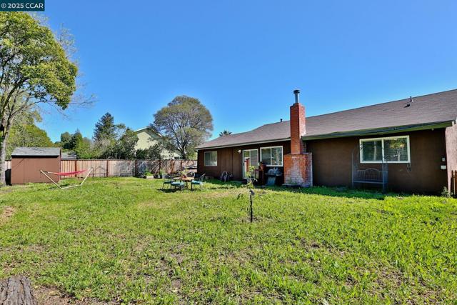 2745 Minert Rd, Concord CA: https://media.crmls.org/mediaz/8a209c0f-0870-4af4-90ea-6778992f5193.jpg