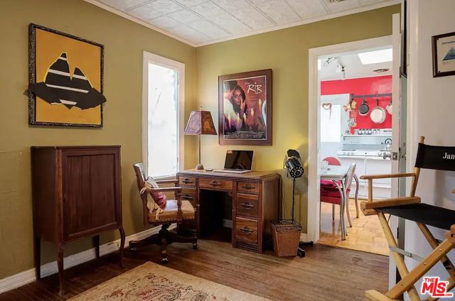 2146 Holly Drive, Los Angeles CA: https://media.crmls.org/mediaz/8a21299f-5183-4d52-9d03-dd2c819514db.jpg