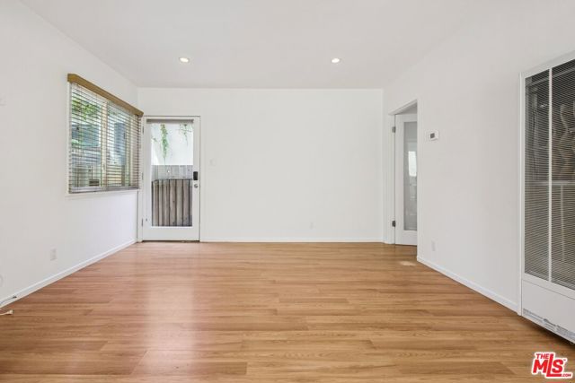 732 Washington Boulevard, Marina del Rey CA: https://media.crmls.org/mediaz/8a21c0ee-f248-44a0-bbc1-e03232828613.jpg