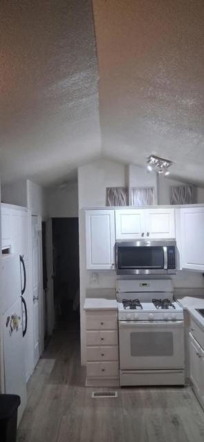 14881 Palm Drive, Desert Hot Springs CA: https://media.crmls.org/mediaz/8a21c905-7307-41e4-aa3a-62a324c34942.jpg