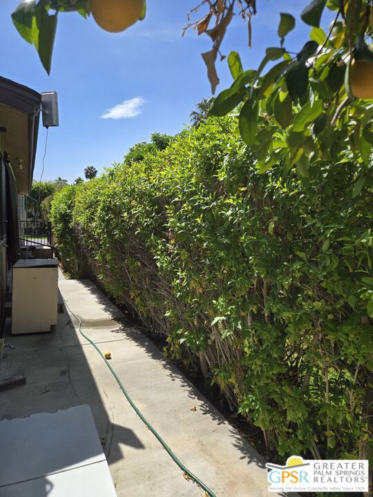 1067 Via Grande, Cathedral City CA: https://media.crmls.org/mediaz/8a21fa11-0472-468b-a98a-a02bae9b807e.jpg