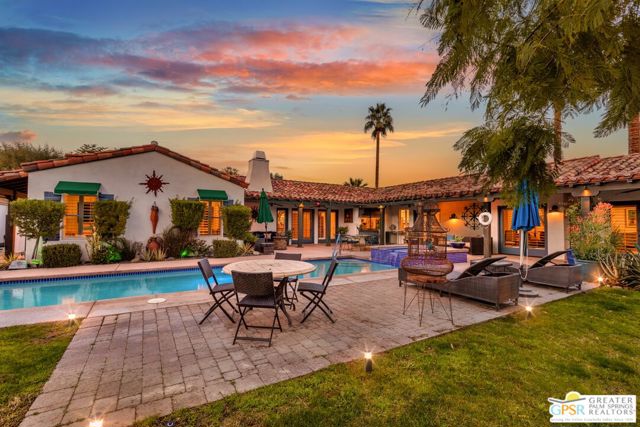 535 E Via Colusa, Palm Springs CA: https://media.crmls.org/mediaz/8a22c1ef-03b4-4bd4-ba37-a6518312e3c1.jpg