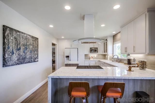 7832 Cinnabar Dr, La Mesa CA: https://media.crmls.org/mediaz/8a2388a3-45e0-4dba-bc34-ebac31d11324.jpg