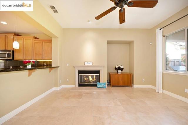 Image 12 of 54 For 5736 Palmera Ln