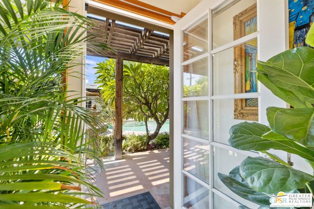587 S Calle Ajo, Palm Springs CA: https://media.crmls.org/mediaz/8a25980a-52bf-413f-8aad-c5587e782657.jpg