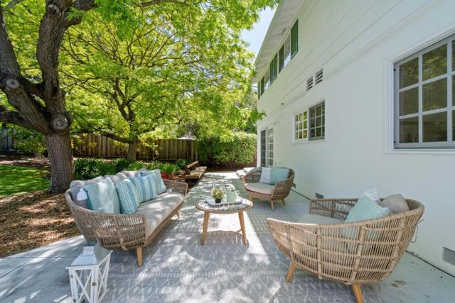 949 Wing Place, Stanford CA: https://media.crmls.org/mediaz/8a25fee4-bc78-439f-9195-5708af4c8b6c.jpg