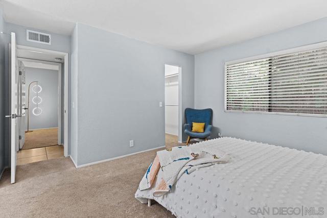 2157 Arnold Way, Alpine CA: https://media.crmls.org/mediaz/8a267017-515c-4c43-8dc8-022905a8ee3f.jpg