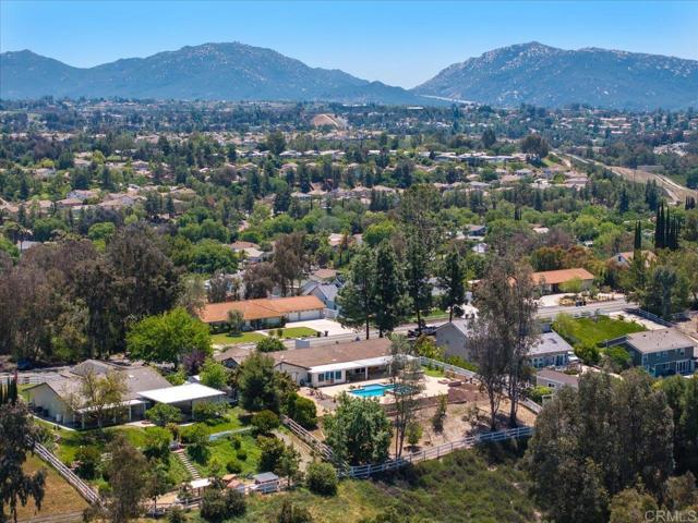31158 Del Rey Road, Temecula CA: https://media.crmls.org/mediaz/8a26ff23-b739-419a-876c-57ac48f98a0a.jpg