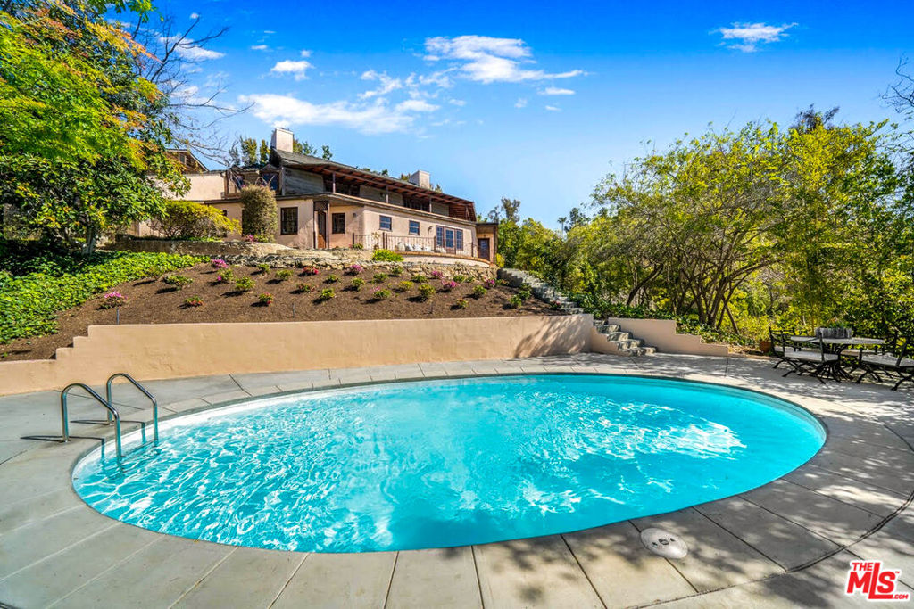 1277 Leona Drive