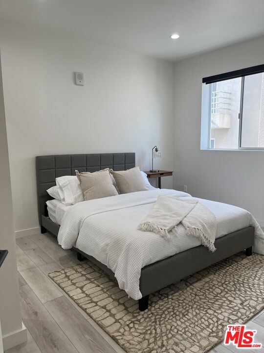 124 S Croft Avenue, Los Angeles CA: https://media.crmls.org/mediaz/8a2801b6-8f9c-4b90-9bc5-dc271f419282.jpg