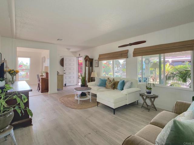 Detail Gallery Image 3 of 47 For 350 N El Camino Real Spc 48,  Encinitas,  CA 92024 - 2 Beds | 2/1 Baths