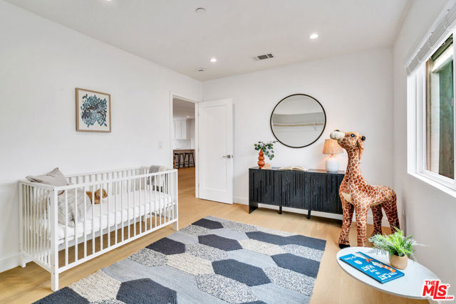 7832 Croydon Avenue, Los Angeles CA: https://media.crmls.org/mediaz/8a2a5def-b64e-4f0d-99b7-1e96b3c70561.jpg