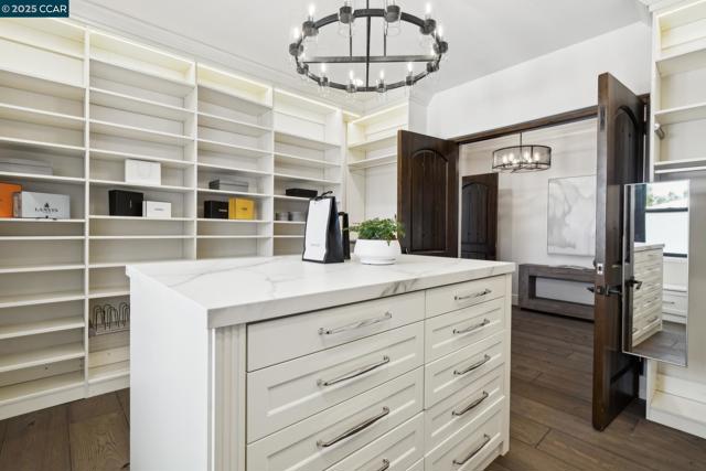 1021 Via Del Gato, Alamo CA: https://media.crmls.org/mediaz/8a2a8714-62de-4821-875c-7efa96616603.jpg