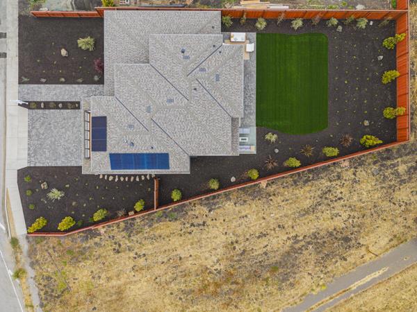 575 Seymour Street, Half Moon Bay CA: https://media.crmls.org/mediaz/8a2a995b-349b-40bf-9ec3-cdb853267ea6.jpg