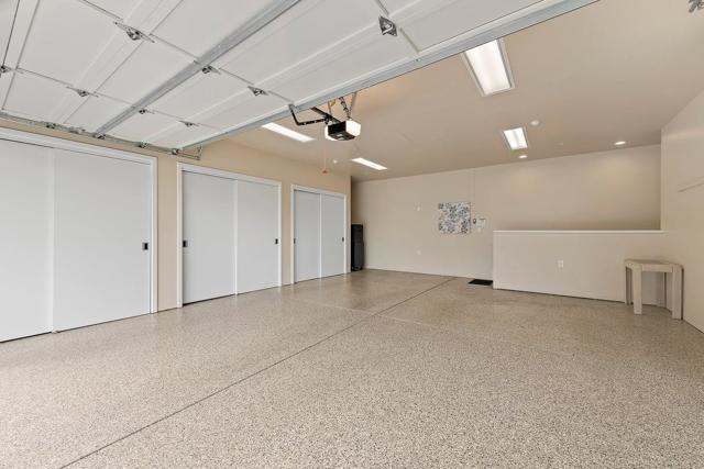 19 Susan Gale Court, Menlo Park CA: https://media.crmls.org/mediaz/8a2ab51b-c3fe-4bf3-9185-14c3d594dc9a.jpg