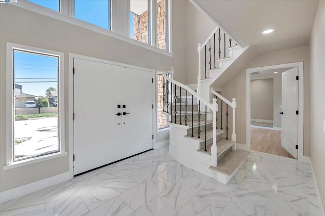 Image 2 of 60 For 4280 Hillview Dr
