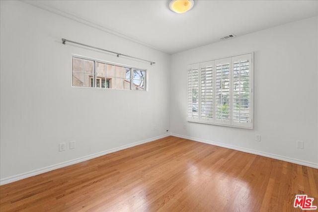 2126 Selby Avenue, Los Angeles CA: https://media.crmls.org/mediaz/8a2baf69-6852-48a1-9a51-e07aab1ecfe3.jpg