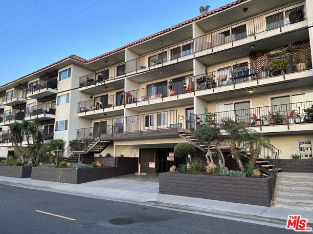 1720 Ardmore Avenue, Hermosa Beach, California 90254, 1 Bedroom Bedrooms, ,1 BathroomBathrooms,Residential,Sold,Ardmore,21110129