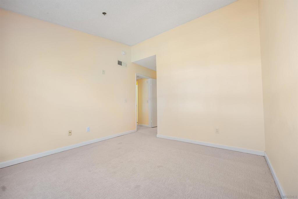 MLS #250034702SD img 19