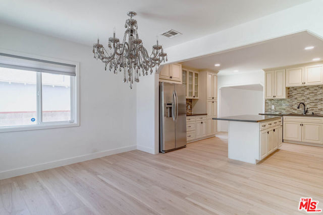 6627 Ranchito Avenue, Valley Glen CA: https://media.crmls.org/mediaz/8a2cb5dc-c719-4b1a-9ad9-e3de51d53e80.jpg