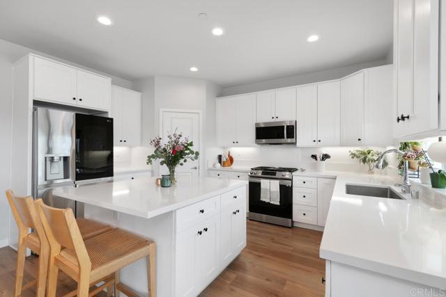 1643 Raecorte Place, Escondido CA: https://media.crmls.org/mediaz/8a2d681e-2a2b-4206-9f5d-44a1d22fb169.jpg