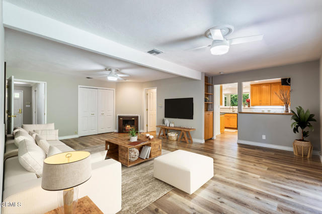 4308 Hayman Avenue, La Canada Flintridge CA: https://media.crmls.org/mediaz/8a2dcb2f-484d-4657-a869-6628476c627a.jpg