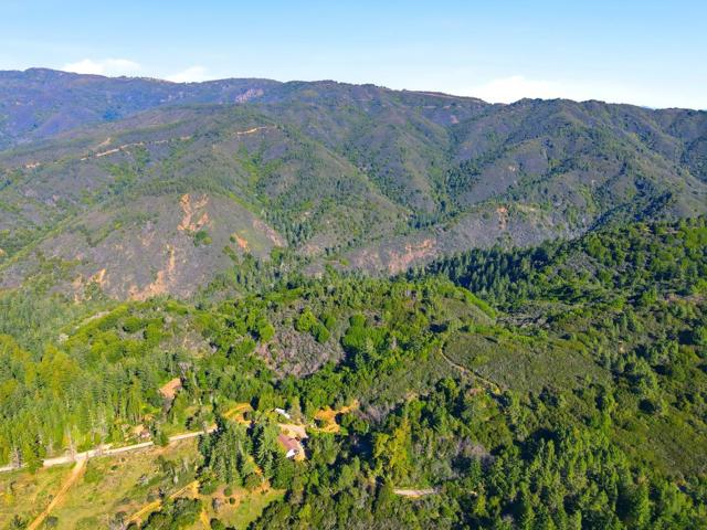 24733 Loma Prieta Avenue, Los Gatos CA: https://media.crmls.org/mediaz/8a2ec9f8-b8bb-4e0f-be72-8b34c683cc0b.jpg