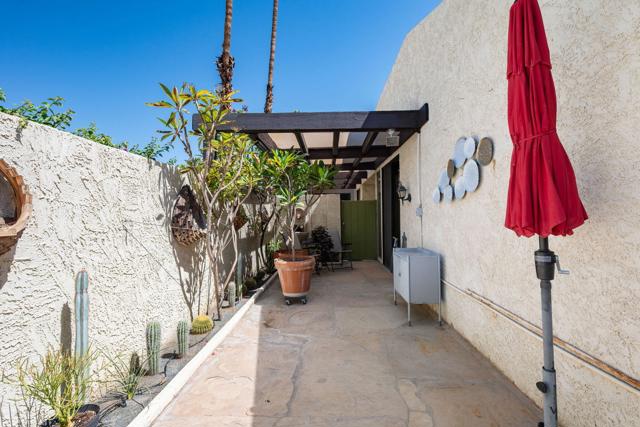 200 N Hermosa Drive, Palm Springs, CA 92262