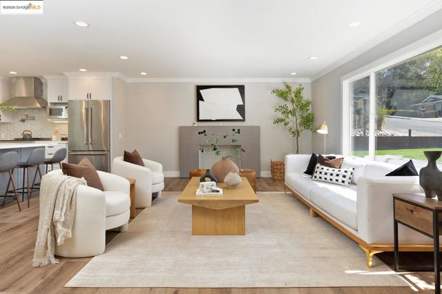 298 Elysian Fields DR, Oakland CA: https://media.crmls.org/mediaz/8a2edeaa-1dc3-49d3-bbe8-a09b1d627faf.jpg