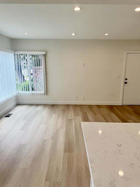 Detail Gallery Image 4 of 12 For 1235 N Brand Bld #1,  Glendale,  CA 91202 - 2 Beds | 2 Baths
