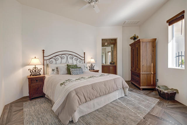 79405 Mandarina, La Quinta CA: https://media.crmls.org/mediaz/8a302a4c-b88d-41bb-86a4-37bd537ce2b0.jpg