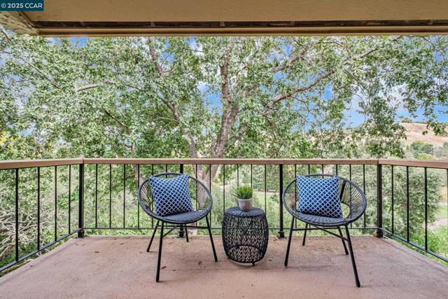 4021 Terra Granada Dr, Walnut Creek CA: https://media.crmls.org/mediaz/8a303bf9-8155-48ae-a309-6fabbf2612f6.jpg